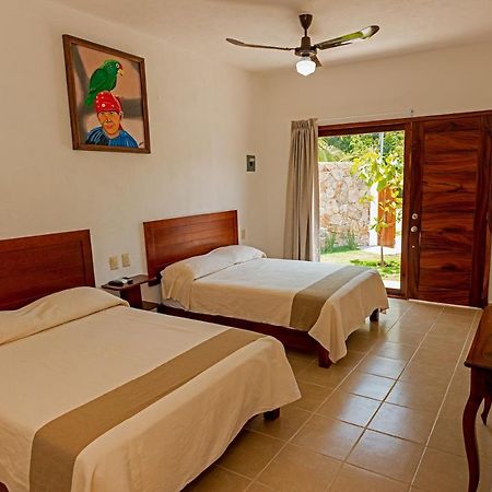 Hotel Casa Victoria ซีฮัวตาเนโค ภายนอก รูปภาพ