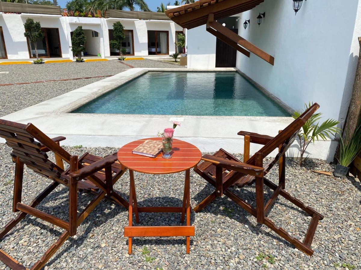 Hotel Casa Victoria ซีฮัวตาเนโค ภายนอก รูปภาพ