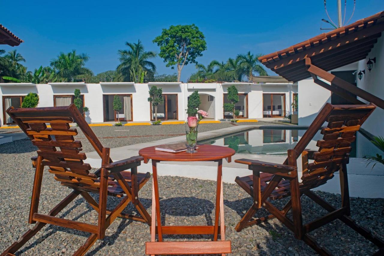Hotel Casa Victoria ซีฮัวตาเนโค ภายนอก รูปภาพ